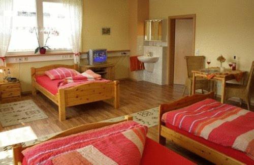 Econo Motel Goelzer Buchenbeuren ภายนอก รูปภาพ